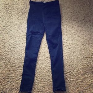 Free people pull on skinny jeans